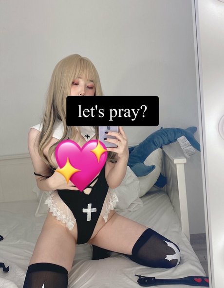 sally wu beautiful actress pic