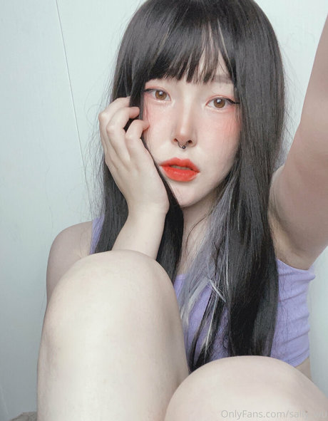 sally wu art model pic