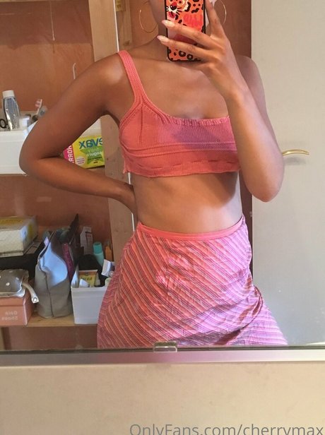 glamour onlyfans nude pic