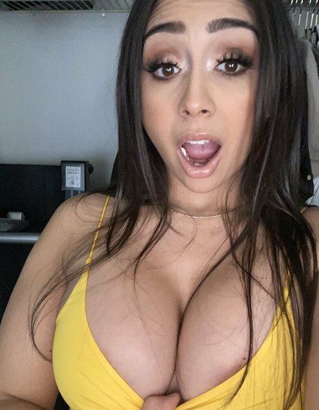 reallillyhallxx model sex galleries