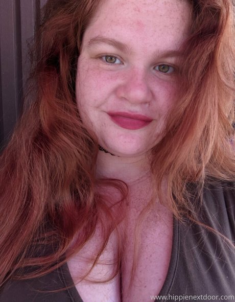hippienextdoor pornstar erotic pic