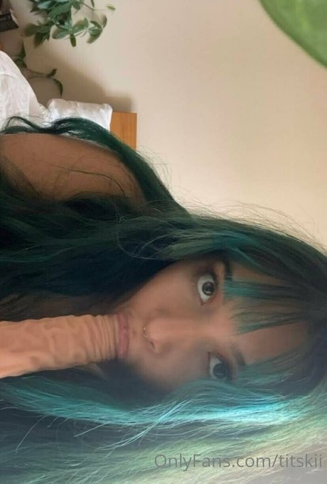 titskiii nudes actress image