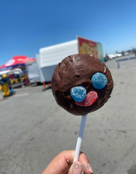 titskiii sexy actress img