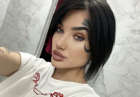 skinny shemale onlyfans nude photos