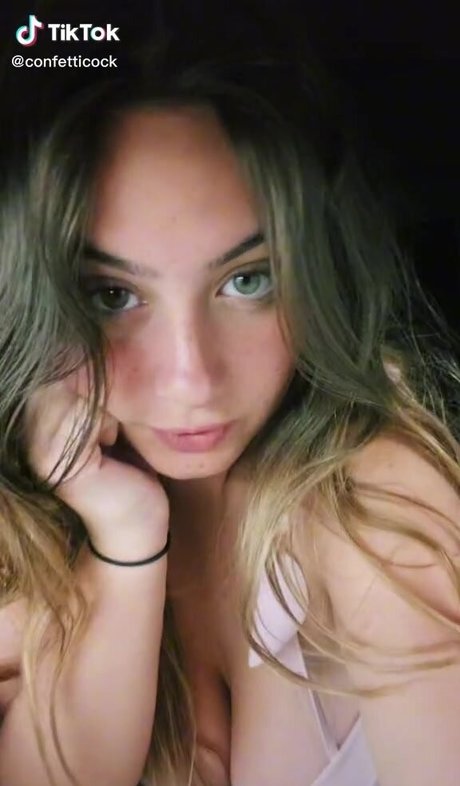 Vangie pornstar naked pic