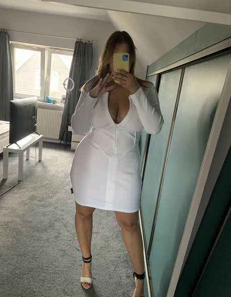 Trisone star sexy images