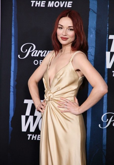 Crystal Reed free model photos