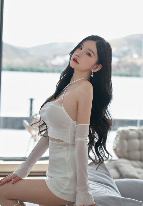 Zhou Yuxi pornographic model pics