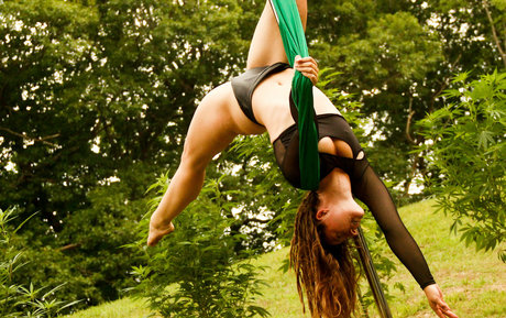 danceincannabis perfect model photo