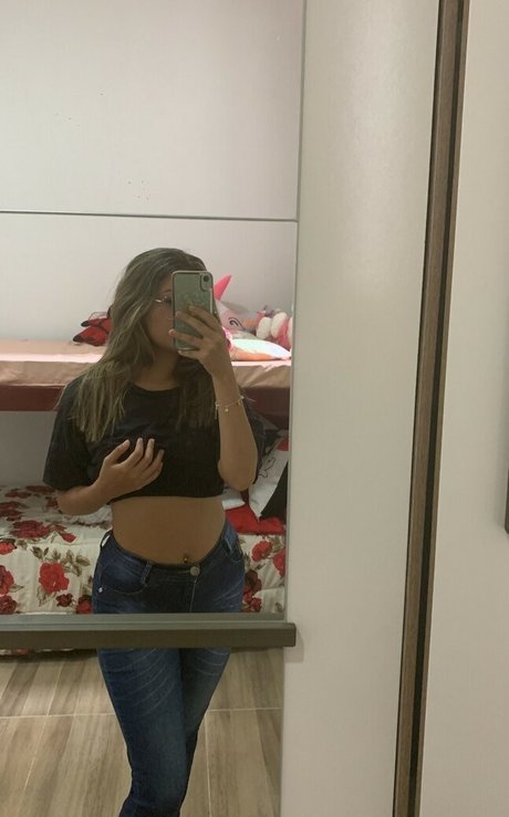 Michelle Reis model pornographic images