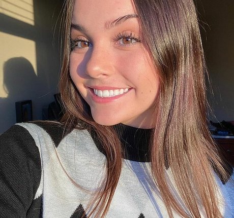 Hannah Cheramy top pornstar photo