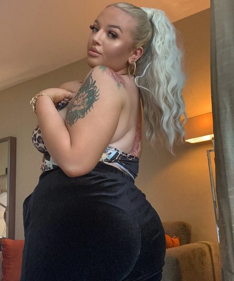 Irishblondiee art pornstar photo