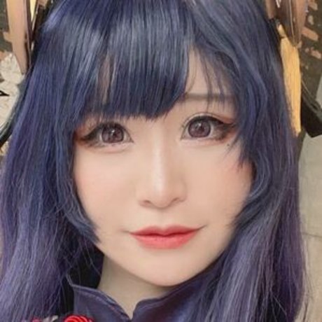 crowzzei model naked images