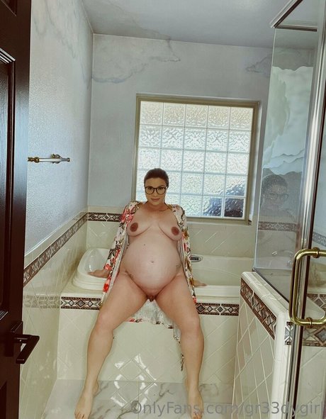 gr33dygirl erotic actress images