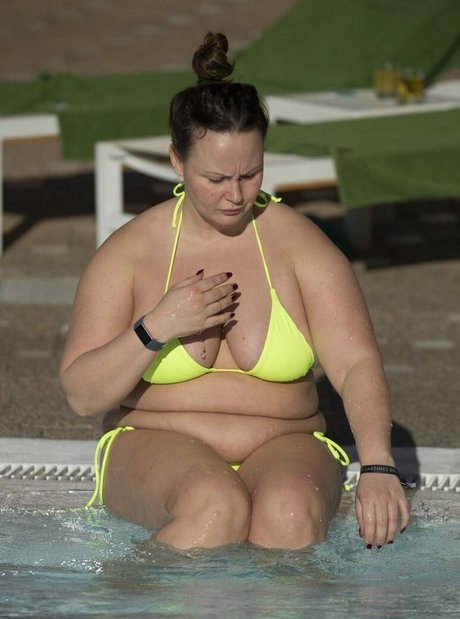 Chanelle Hayes erotic actress gallery