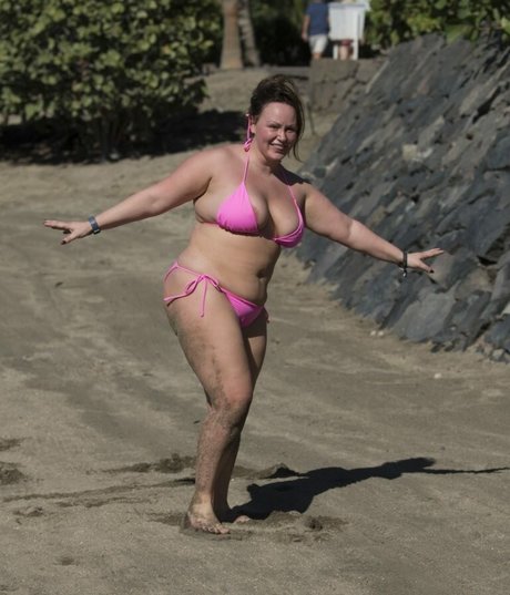 Chanelle Hayes nude actress img