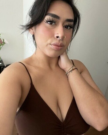 brattthunnneyyy 888 hot star photo