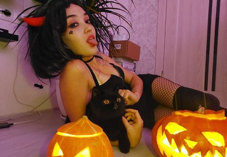 Cherry Nu model nice pictures