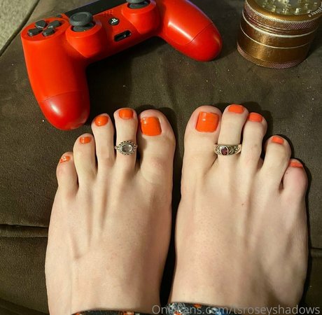 tsroseyshadows model perfect photos