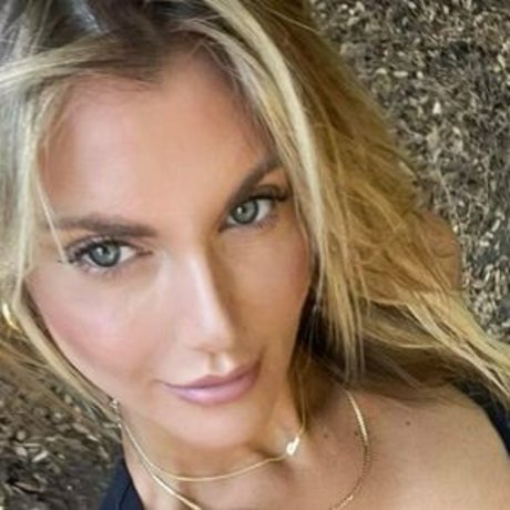 Charliepaigejay model nice pic