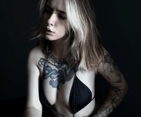 hairy armpits onlyfans beautiful xxx pic