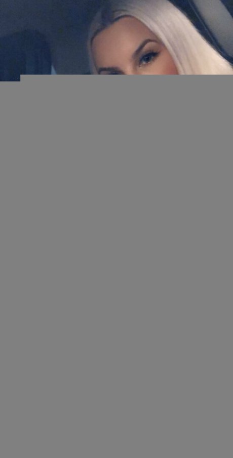 simonilicious adult model photo