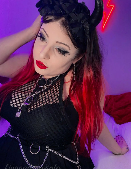 queenleiafree naked star galleries