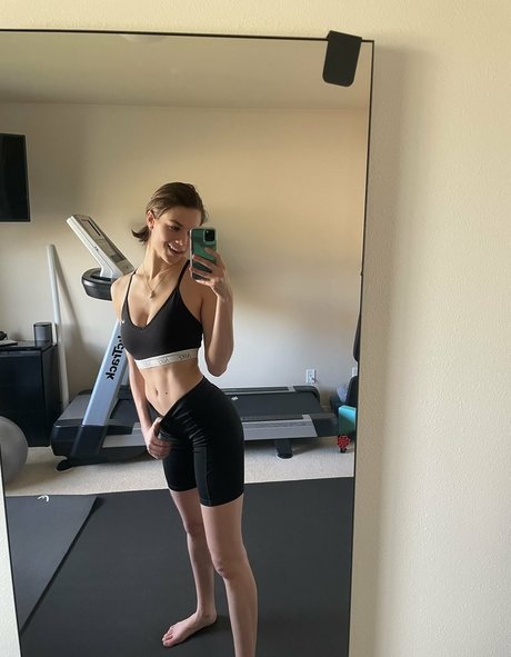 goth threesome onlyfans porno pic