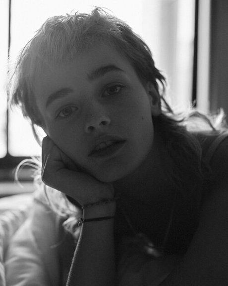 Esther McGregor hd actress pictures