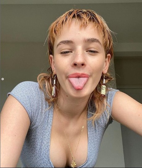 Esther McGregor erotic star pics