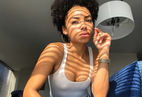 Logan Browning pretty model pics