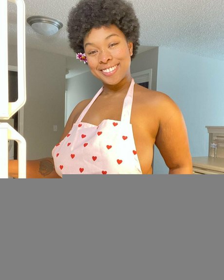 maemochii nude pornstar image