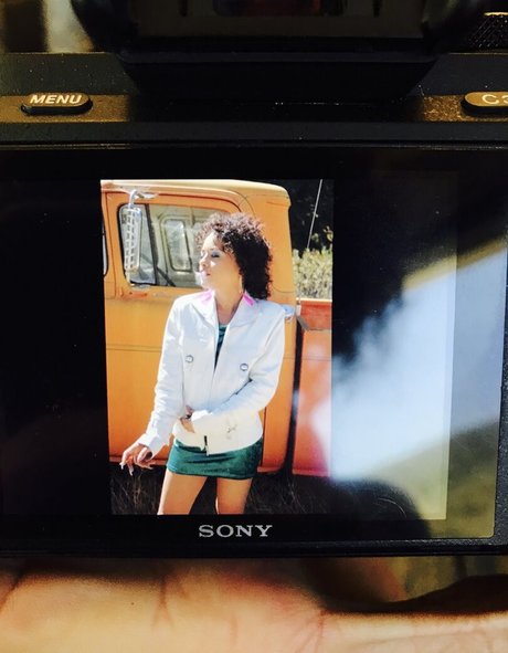 hollyhendrix_ model xxx pics