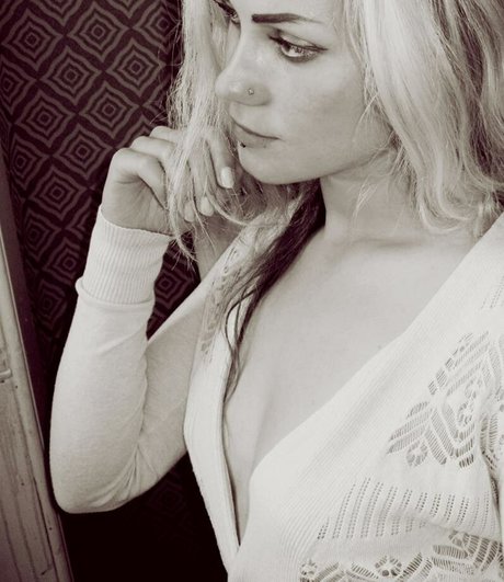 Sandra Gentvainyte art model archive