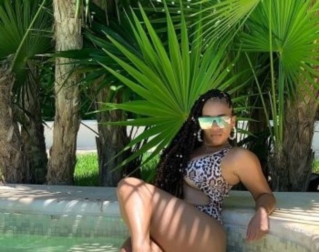 latina shemale onlyfans adult photo