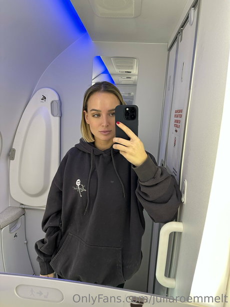 Julia Roemmelt art model images