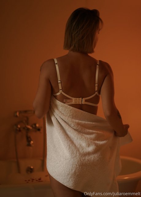 Julia Roemmelt naked star gallery