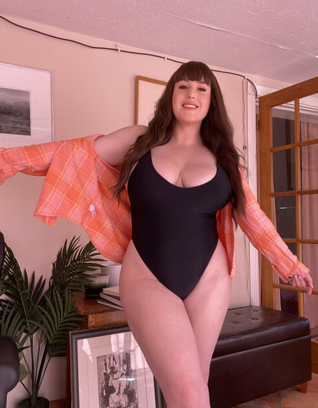 Moxymary model exclusive photo