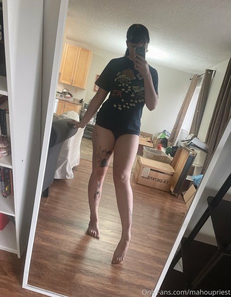 mahoupriest star nudes img