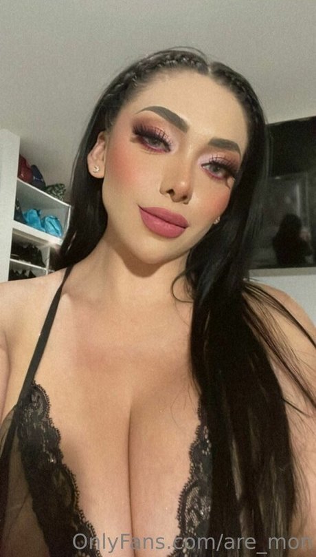 are mon star nude images