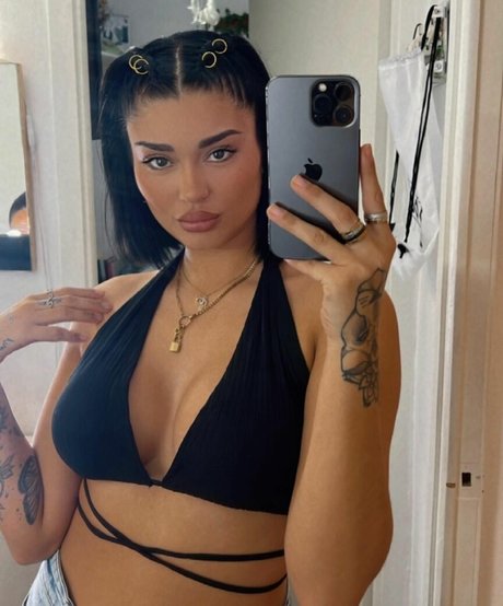 Graacii Morales art model gallery