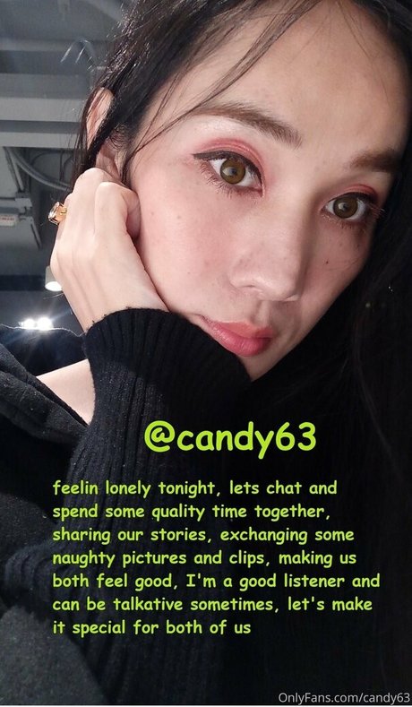 famous nude onlyfans exclusive pic