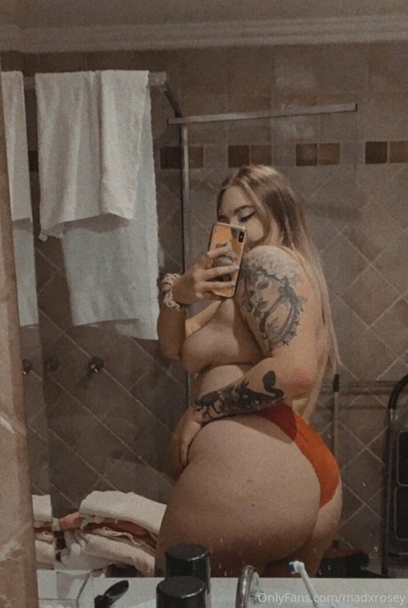 madxrosey nude model gallery
