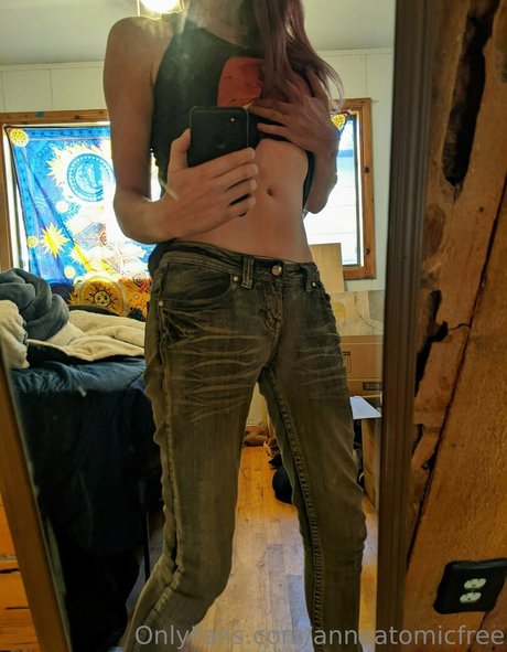 anneatomicfree star high quality pic