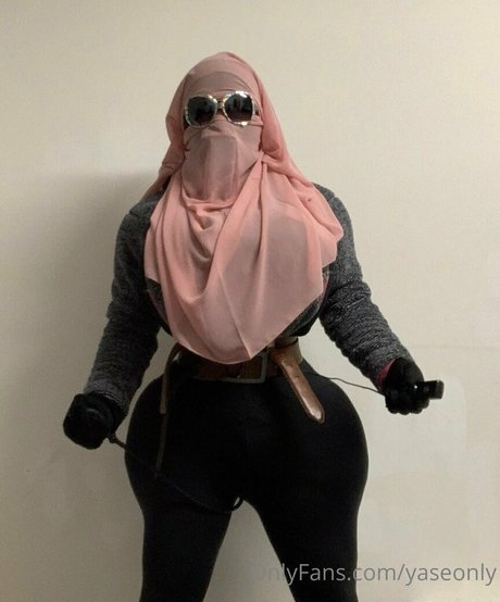 yaseonly pretty model image