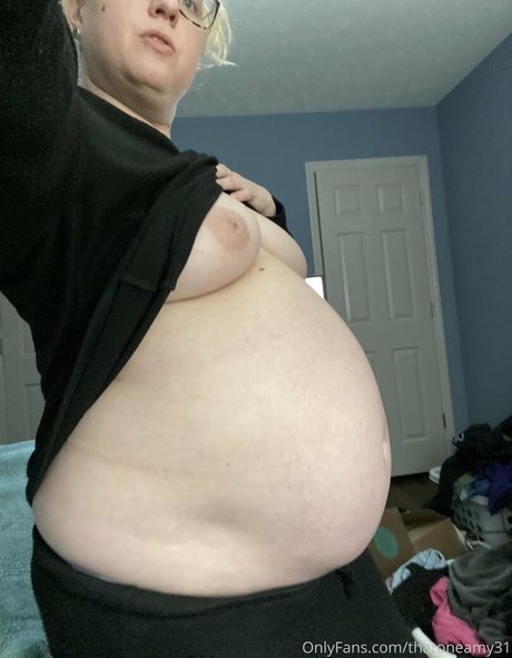 thatoneamy31 nudes model gallery