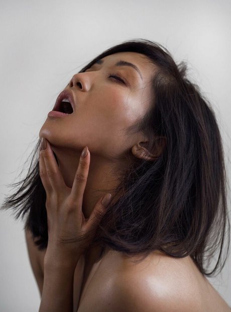 Brenda Song star adult pics