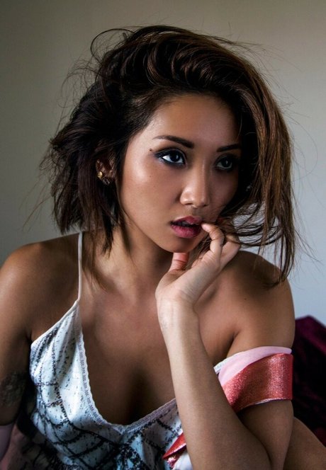 Brenda Song star sexy galleries