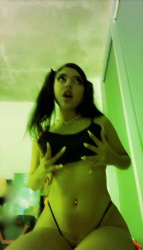 cyberiariley exclusive actress photos