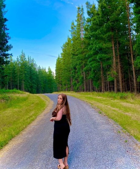 Dannielle Ashurst porn model photos